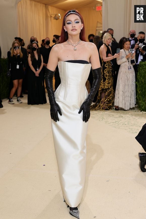 MET Gala 2021: Gigi Hadid usou vestido Prada e joias Jacob & Co.  