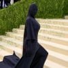 MET Gala 2021: Kim Kardashian causou com Balenciaga