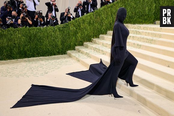 MET Gala 2021: Kim Kardashian causou com Balenciaga