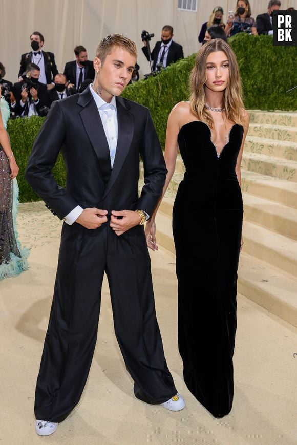 MET Gala 2021: Hailey Bieber usou vestido Saint Laurent