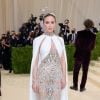 MET Gala 2021: Emily Blunt brilhou com roupa Miu Miu