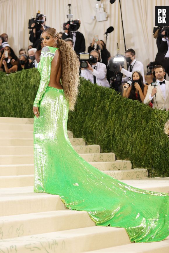 MET Gala 2021: a cantora Ciara usou look Dundas e sapatos Stuart Weitzman