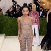 MET Gala 2021: Zoë Kravitz apostou na transparência de Saint Laurent