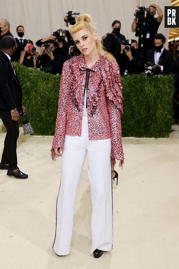 MET Gala 2021: Kristen Stewart elegeu Chanel SS21 Couture