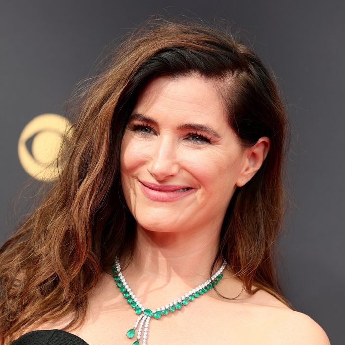 Esperamos que o spin-off de &quot;WandaVision&quot; mostre mais dos poderes de Agatha Harkness (Kathryn Hahn), que é uma das bruxas mais poderosas nos quadrinhos da Marvel