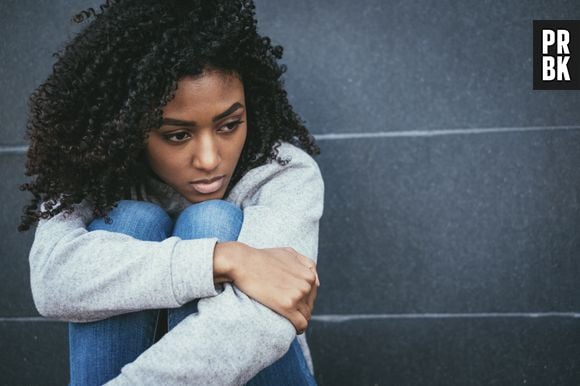 O racismo na adolescência e em outras etapas da vida também afeta a saúde mental das pessoas negras. Por isso, jovens negres são mais propensos a se suicidarem do que jovens branques, de acordo com pesquisas do Ministério da Saúde