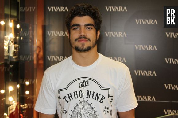 O gato Caio Castro, que interpreta o médico pegador Michel, pede o valor de R$ 15 mil