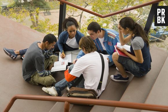 Se for levado a sério, estudar com es amigues pode ser uma forma divertida e mais leve de aprender