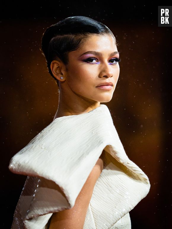 Pantone 2022: cor do ano é usado como ponto de luz em maquiagem de Zendaya