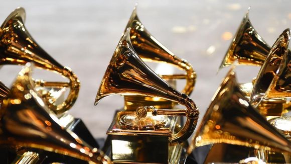 Grammy adiado e Globo de Ouro sem tapete. Veja as mudanças após surto de Covid nos EUA