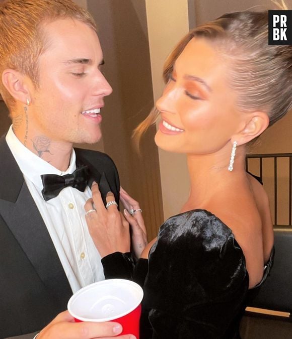 Hailey Bieber garante que ela e Justin têm uma rotina comum: "Somos duas pessoas normais"