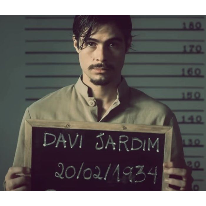 &quot;Além da Ilusão&quot;: Davi (Rafael Vitti) foge da prisão após dez anos preso injustamente pela morte de Elisa (Larissa Manoela)