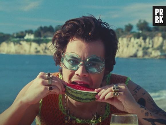 Novo álbum de "Harry Styles" estava sendo esperado desde que o cantor foi visto gravando um videoclipe em Londres, com os diretores de "Watermelon Sugar"