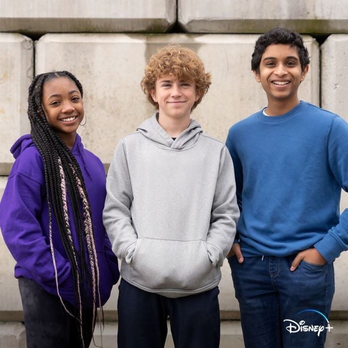 &quot;Percy Jackson&quot;: Disney+ revela primeira foto do trio completo da nova série baseada nos livros de Rick Riordan