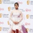 BAFTA 2022: Aimee Lou Wood, de "Sex Education", foi com look branco