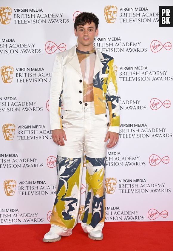 BAFTA 2022: alguns homens apostaram em looks coloridos