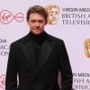 BAFTA 2022: Joe Alwyn, namorado de Taylor Swift, apostou em all black