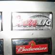 Máquinas que vendem cerveja podem ser encontradas no Japão e na América do Norte.