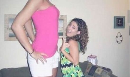 10 situações que toda menina alta passa no dia a dia e entende perfeitamente!