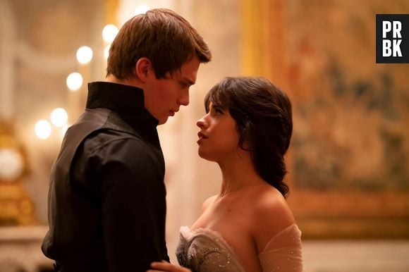 Nicolas Galitzine, o nosso Henry em "Vermelho, Branco e Sangue Azul", interpretou o Príncipe Robert em "Cinderella", com Camila Cabello