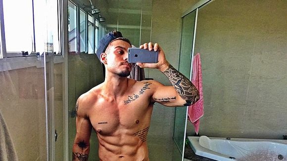Lucas Lucco sem camisa no Instagram: Venha babar com as melhores fotos do cantor e seu tanquinho!