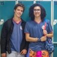  Casal em "Malhação: Vidas Brasileiras", Pedro Vinícius   é membro da comunidade queer e se identifica como ela/dela no Instagram. No entanto,   Giovanni Dopico   é hétero 