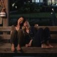"O Verão Que Mudou Minha Vida": a amizade de Laurel (Jackie Chung) e Susannah (Rachel Blanchard), as mães dos quatro protagonistas, é incrível e nos faz torcer por elas