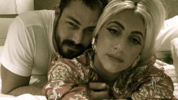 Lady Gaga revela que faria sexo à três com o namorado Taylor Kinney: "Isso seria divertido!"