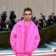  Rosa Valentino: Sebastian Stan foi vestido da marca no Met Gala 2022  