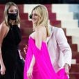 Vestidos rosas, como de  Nicola Peltz, bombaram no Met Gala 2022 
