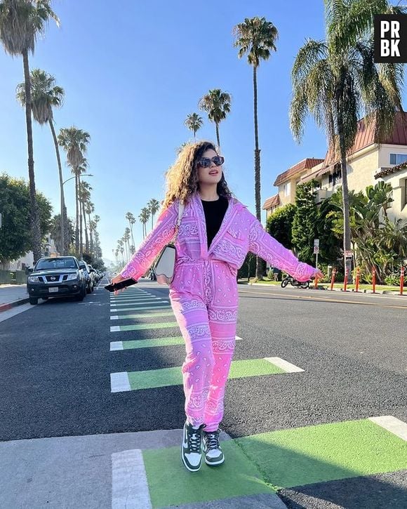 Maisa Silva escolheu look rosa confortável, ideal para o dia a dia