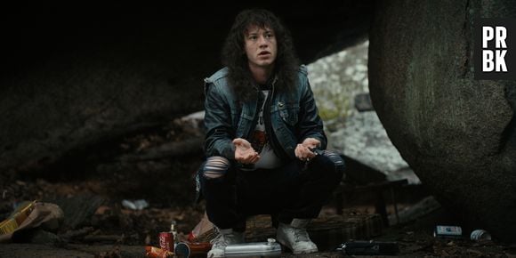 Vampiros ainda não foram apresentados em "Stranger Things", mas o Mundo Invertido pode ter afetado Eddie (Joseph Quinn) a ponto dele não ser mais humano