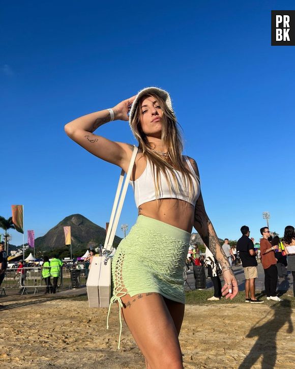 Jhenyfer Dulz, mais conhecida como Bifão, está confinada no "De Férias com o Ex: Celebs", no Caribe