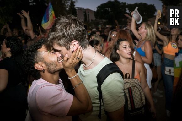 Rock in Rio: aproveite o tempo ocioso para puxar assunto com pessoas bonitas e, quem sabe, conquistar alguém.