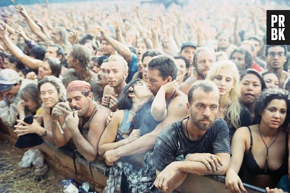 Rock in Rio: quer conquistar alguém? Chega perto e canta junto! Se a pessoa retribuir, talvez ela também tenha interesse em você.