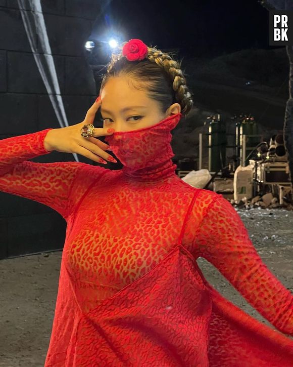 Jennie, do BLACKPINK, aparece em suposta foto com V, do BTS