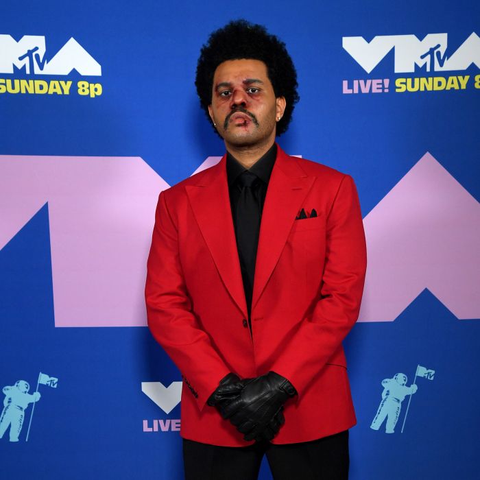 The Weeknd com rosto &quot;machucado&quot; no VMA de 2020
