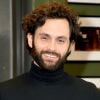 Jornalista Devin Faraci critica escolha de Penn Badgley como Reed Richards em "Quarteto Fantástico" por ele ser branco e Marvel se recusar a quebrar padrões