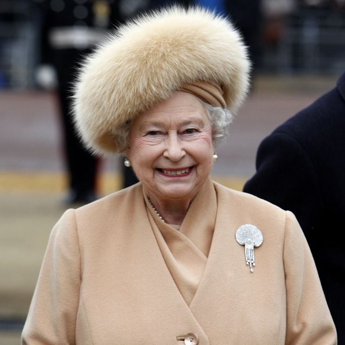 A história de Rainha Elizabeth II e de seus 70 anos de reinado é contada na série &quot;The Crown&quot;
