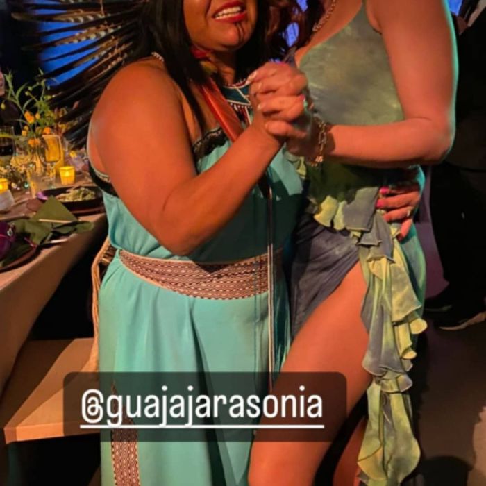 Anitta e  Sonia Guajajara em evento na última quarta-feira (28) 