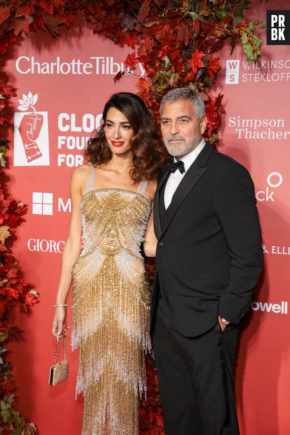 George e Amal Clooney, que estava de vestido do Atelier Versace