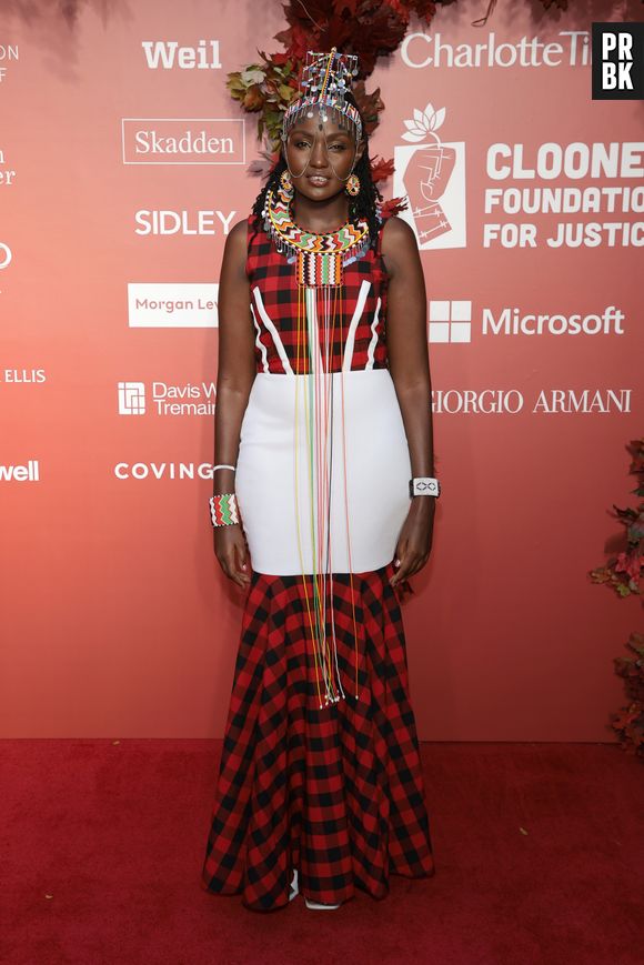 Dr. Josephine Kulea foi com look impactante em evento de George Clooney 