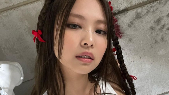 YG, do BLACKPINK, processa perfil que vazou fotos pessoais de Jennie