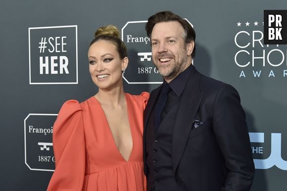 Jason Sudeikis teria se jogado embaixo de carro de Olivia Wilde para impedir encontro com Harry Styles 