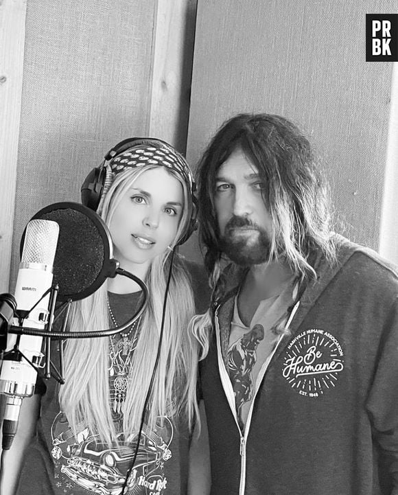 Billy Ray Cyrus, pai de Miley Cyrus, estaria noivo de cantora seis meses após se divorciar de Tish Cyrus