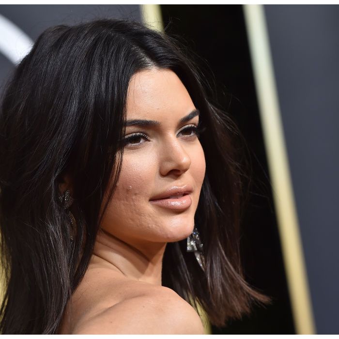 Kendall Jenner sofreu com comentários maldosos ao aparecer com acnes em tapete vermelho