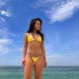 Corpo de Larissa Manoela de biquíni de fita chama atenção na praia