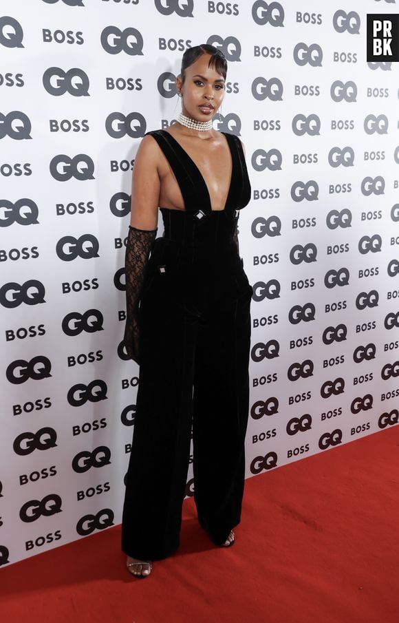 GQ Men Of The Year 2022: Sabrina Dhowre escolheu look preto