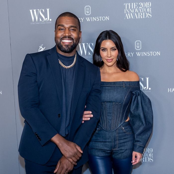 Kanye West mostrou &quot;vídeo pornô&quot; de Kim Kardashian para funcionários da Adidas, afirma fonte