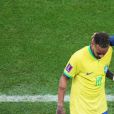 Neymar deixou partida contra Sérvia chorando